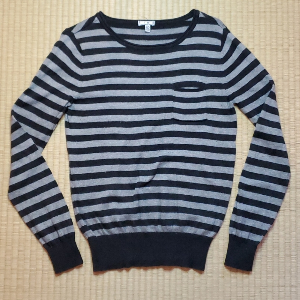 Forever 21 Striped Long-Sleeve Round-Neck Sweater